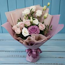 Букет цветов из:  Розы и Лизиантусы в Можге
