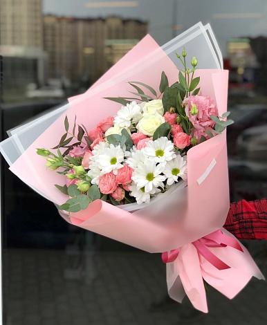 Букет цветов из: Розы, Лизиантусы и Хризантемы в Можге